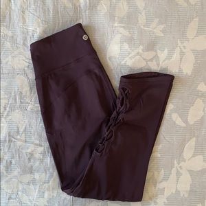 EUC Lululemon leggings crisscross detail-wine Sz.6
